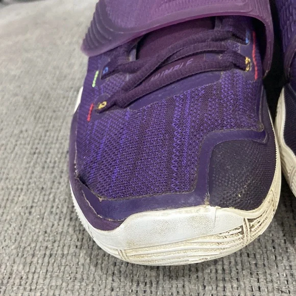 Kyrie Irving 6 Enlightenment Grand Purple and White youth size 7 - Picture 8 of 8